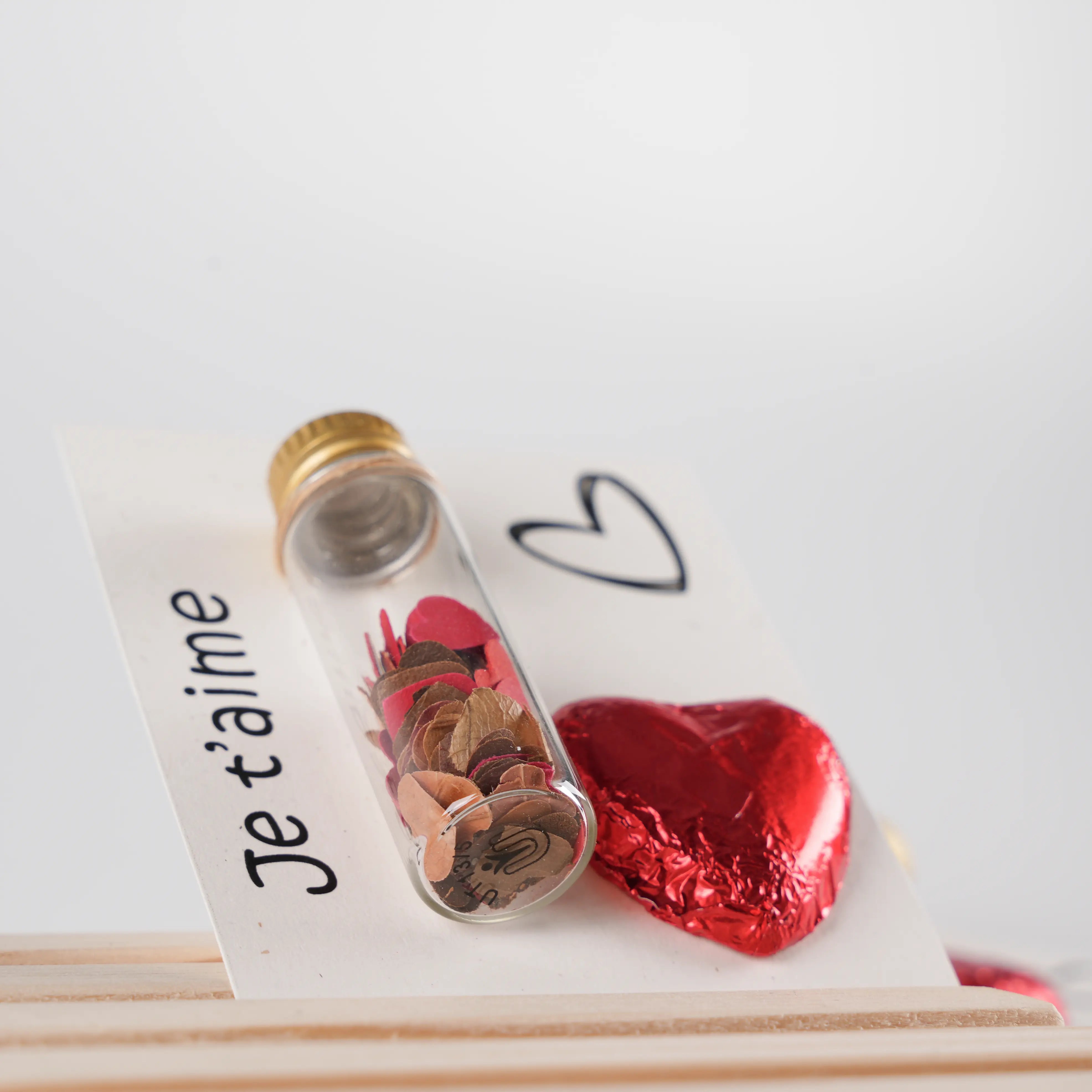 Cadeau Saint-Valentin - Cœur en Chocolat et Bouteille Message Je t’aime