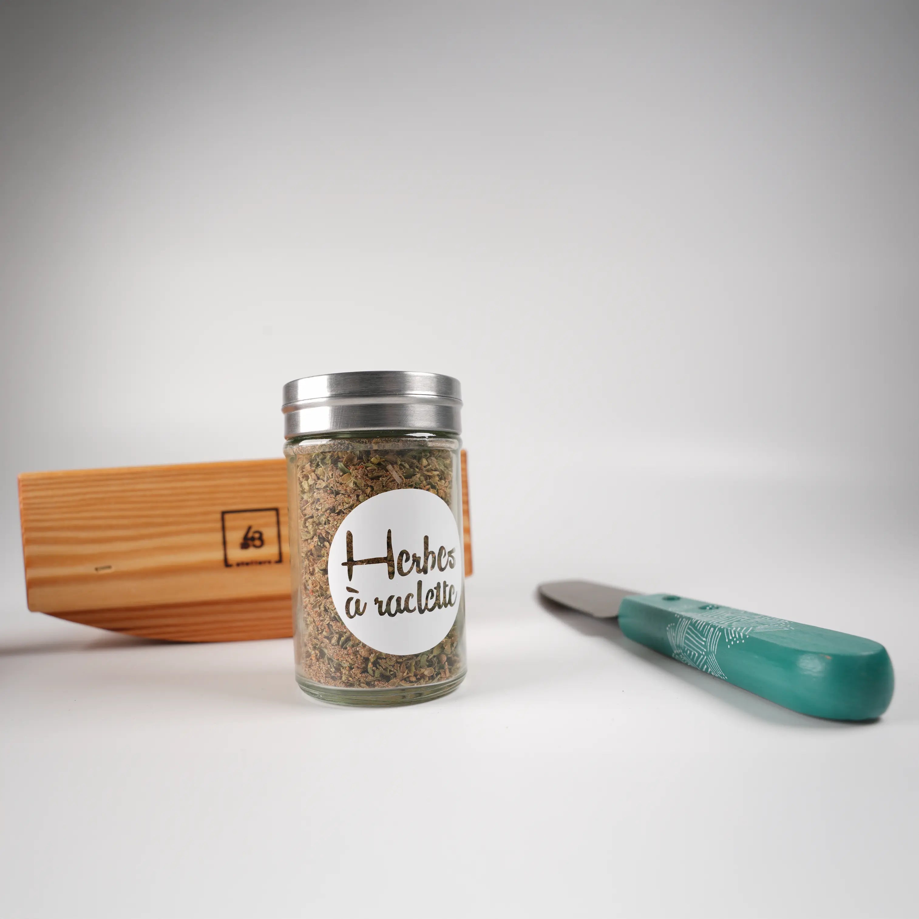 Kit du racleur -Spatule en Bois, Herbes et Racloir Inclus